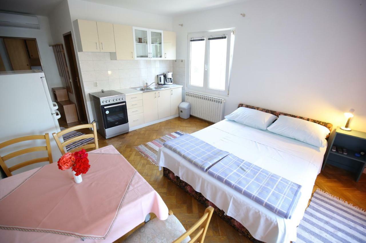 Apartments Paleka Petrčane Kültér fotó