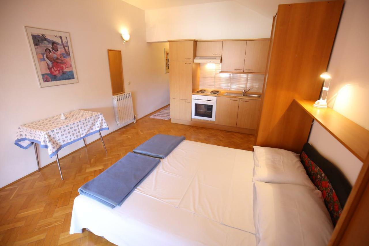 Apartments Paleka Petrčane Kültér fotó