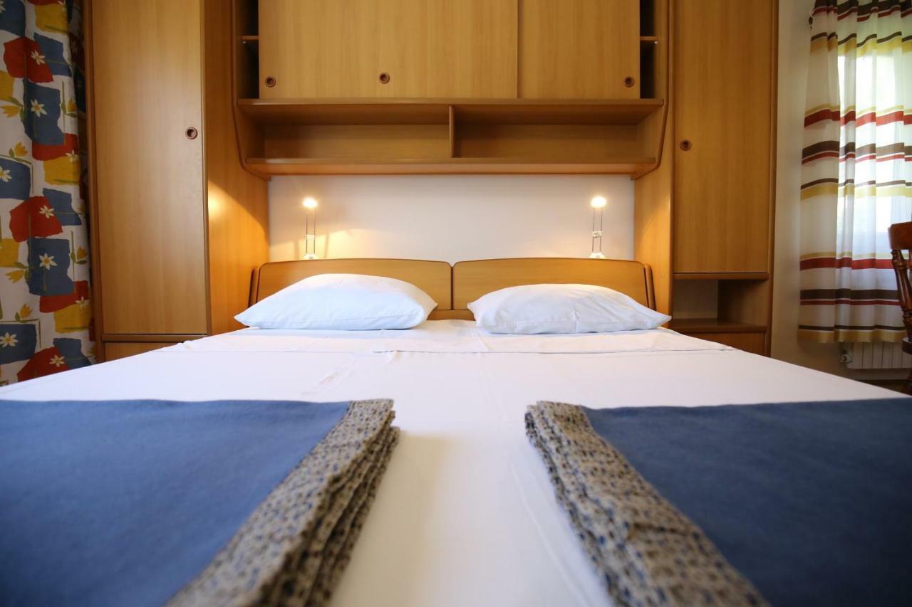 Apartments Paleka Petrčane Kültér fotó