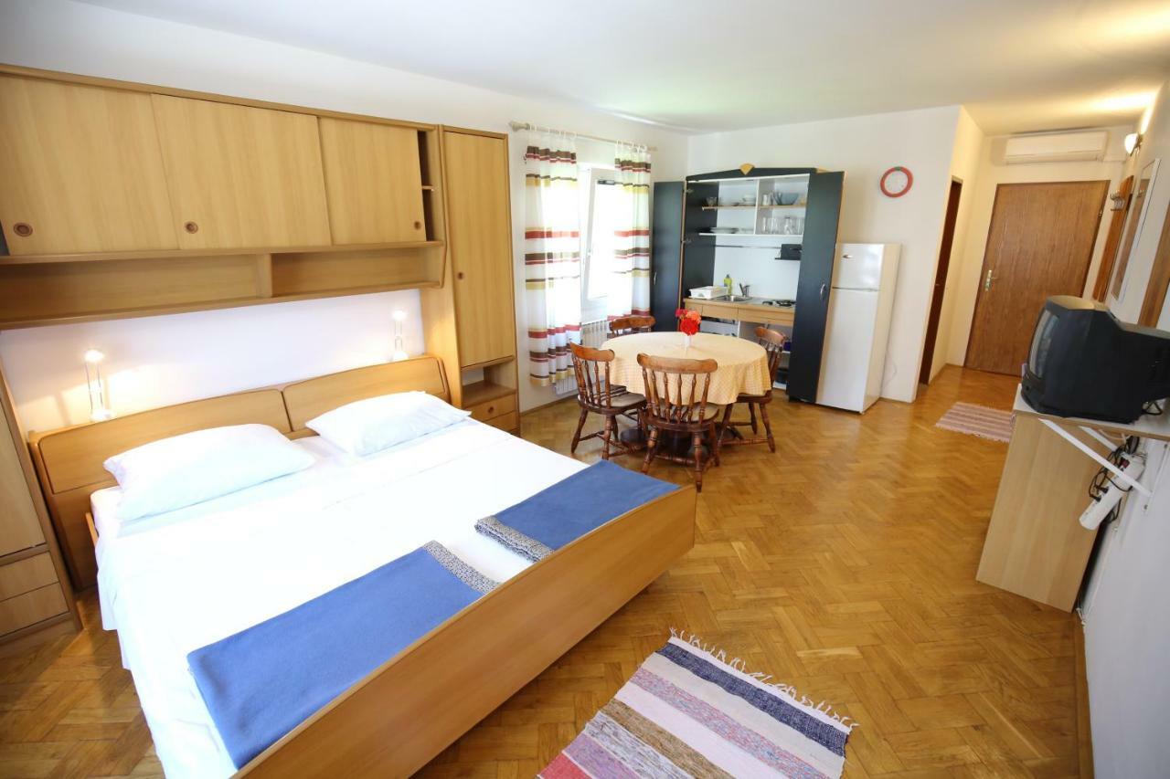 Apartments Paleka Petrčane Kültér fotó