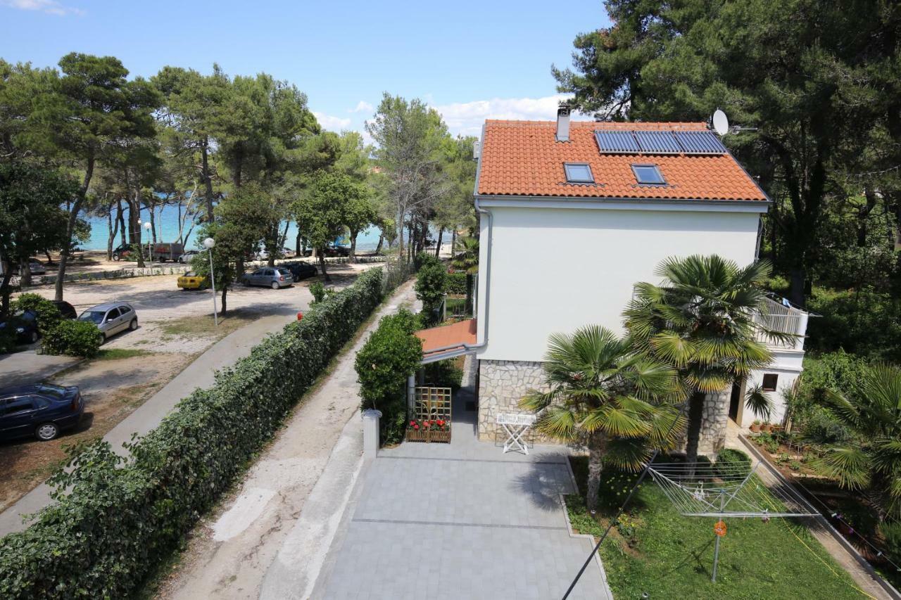 Apartments Paleka Petrčane Kültér fotó